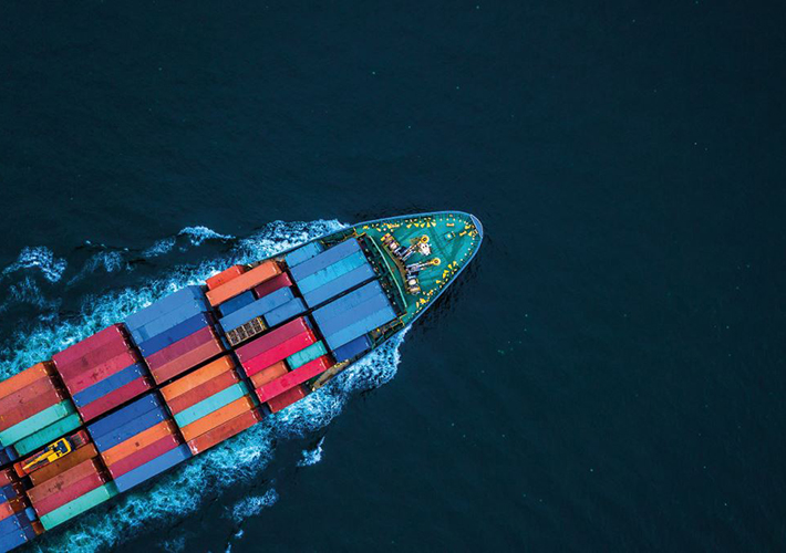 Foto Allianz: Las pérdidas del transporte marítimo se mantienen en mínimos históricos, pero los retos de Covid, los megabuques, la cadena de suministro y el clima se ciernen sobre nosotros.
