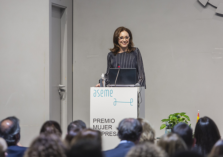 Foto Eva María Belinchón recibe el Premio a la Mujer Empresaria del Año ASEME 2021.