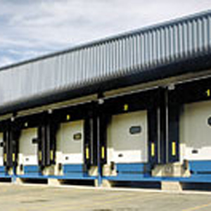 Foto Muelles de carga y descarga, puertas seccionales, rampas, plataformas hidráulicas Metenic