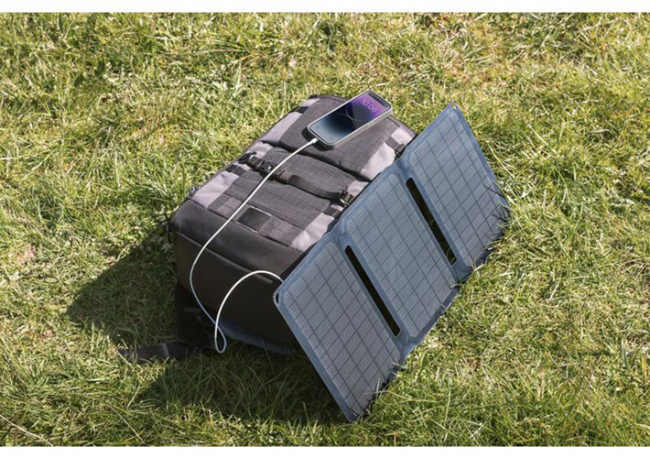 Foto EET presenta los cargadores portátiles solares de Sandberg: La solución de carga más ecológica.