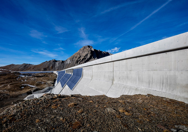 Foto Axpo construirá una planta solar en las paredes de la presa más alta de Europa