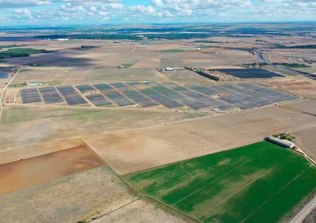 Foto SOLARIA firma un PPA a 10 años con Axpo Iberia.