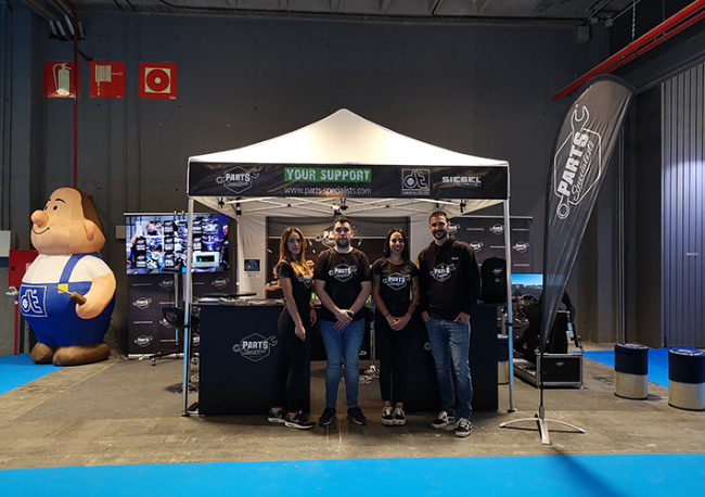 Foto Los Parts Specialists de Diesel Technic se van de feria.