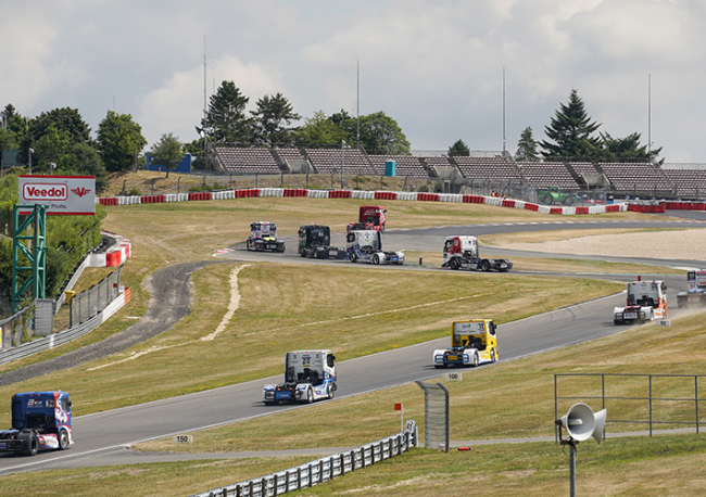 Foto Los Parts Specialists en el Truck Grand Prix