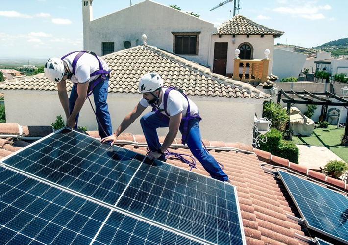 foto noticia ENEL: NUEVO RÉCORD EN 2023 DE CONEXIONES DE PRODUCTORES Y PROSUMIDORES A SUS REDES PARA LA TRANSICIÓN ENERGÉTICA.