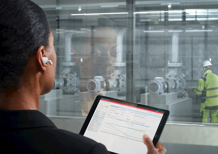 Foto La aplicación ABB AbilityTM SmartTracker facilita la monitorización del SAI.