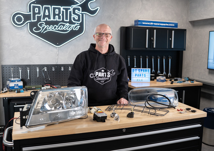foto Faros DT Spare Parts presentados por los Parts Specialists.