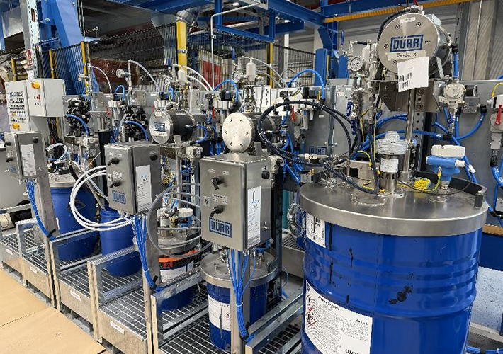 foto Interstuhl confía en los productos de Dürr para el pintado de superficies de asientos.