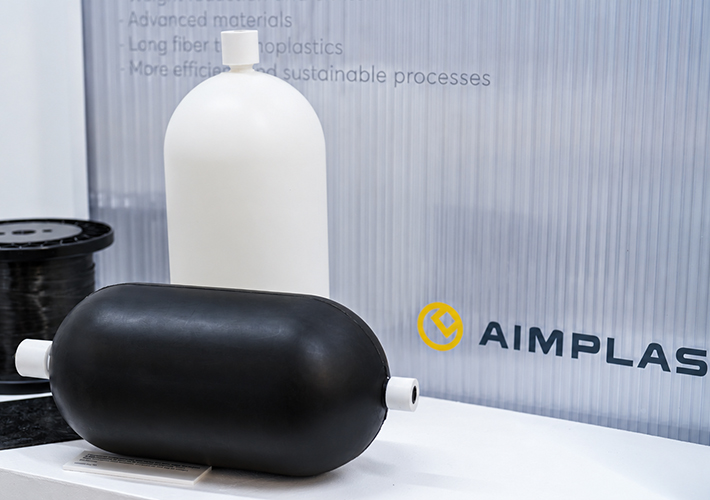 foto AIMPLAS desarrolla materiales plásticos alta barrera procesables por rotomoldeo para el almacenamiento de hidrógeno.
