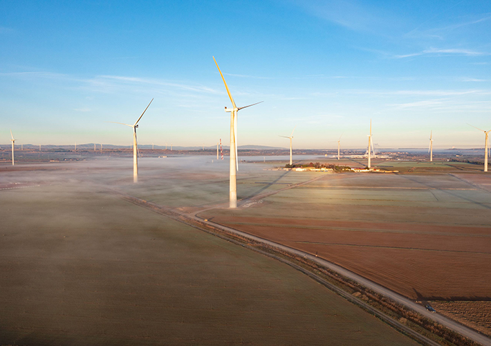 foto Axpo y Grupo Enhol firman un PPA a largo plazo por 3,7 TWh, el mayor suscrito por Axpo Iberia hasta la fecha.