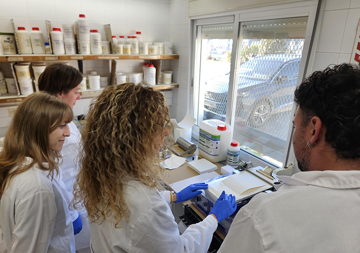 foto AIMPLAS y FAKOLITH trabajan en nuevos recubrimientos más seguros ante los cambios regulatorios en torno al Bisfenol A y disruptores endocrinos.