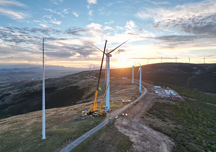 foto noticia De 22 a 4 aerogeneradores, Endesa conecta su planta eólica repotenciada más grande de España.