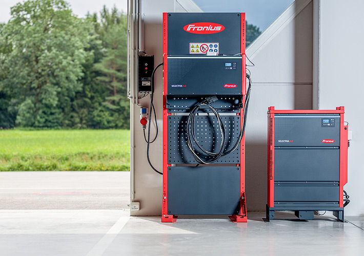 foto noticia Dominio de trabajos pesados en Intralogística con los cargadores Fronius Selectiva 4.0 96V/120V 