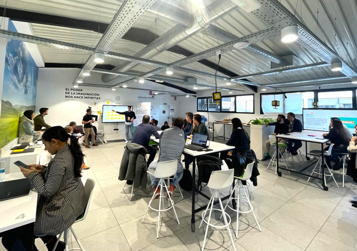 foto AIMPLAS inicia nueve talleres de cocreación de ideas para buscar soluciones innovadoras a los retos actuales y futuros de los plásticos.