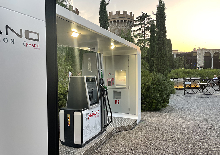Foto 1EURO presenta la Nano Estación de MADIC Group en la 59ª edición del congreso anual de la AESG.
