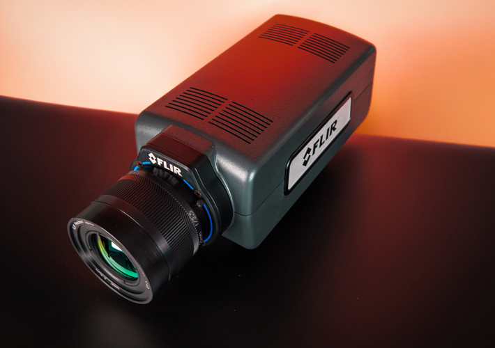 foto Flir y edevis impulsan los ensayos no destructivos automatizados en tiempo real con la integración de la cámara térmica MWIR Flir A6450.