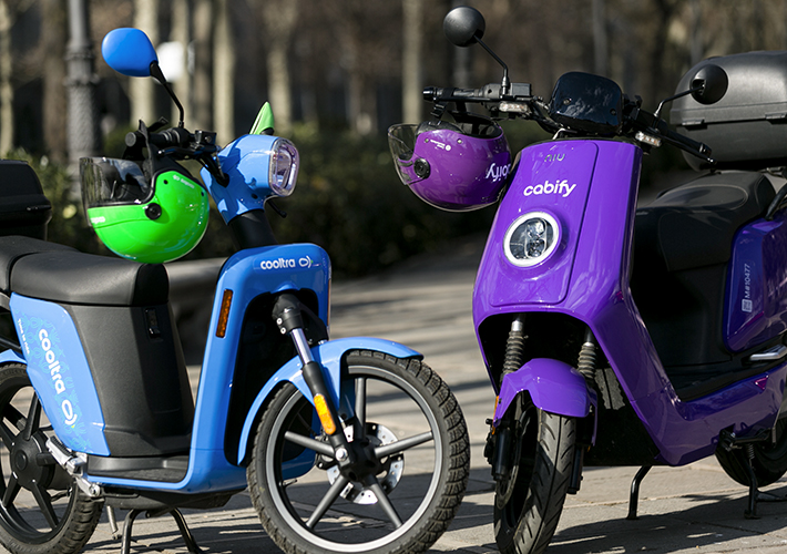 foto noticia Las motos eléctricas de Cooltra ya se pueden alquilar también en la app de Cabify, que refuerza su apuesta por la movilidad cero emisiones.