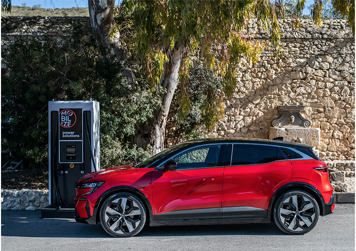 Foto UFC 200 de Delta han sido elegidos por la filial del Grupo Renault Mobilize Power Solutions para respaldar el desarrollo y el lanzamiento en prensa del nuevo Renault Megane E-TECH 100 % eléctrico.