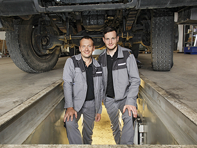 foto noticia Vídeos siempre a la vanguardia: Diez años de DT TV. Björn y Lars, los "Parts Specialists", forman el dúo más exitoso del "Diesel Technic channel"