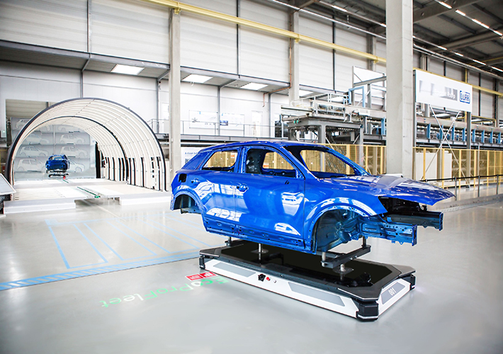 foto noticia Dürr presenta EcoProFleet como el primer AGV para las plantas de pintura del futuro.