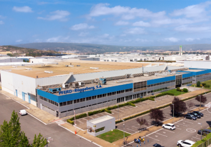 Foto Endesa y PFERD, líder en la producción de abrasivos, firman un acuerdo de suministro de energía a largo plazo y la instalación de autoconsumo en las dos fábricas de España.