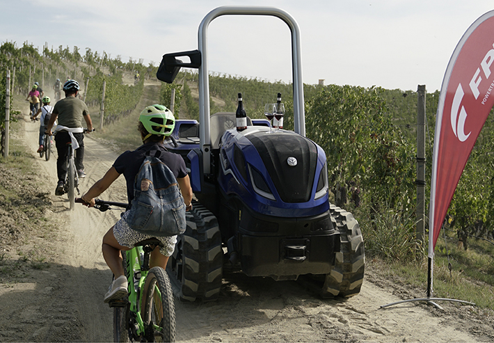 Foto FPT INDUSTRIAL-STYLE SUSTAINABILITY RETURNS FOR THE GRAPE HARVEST FESTIVAL AT FONTANAFREDDA