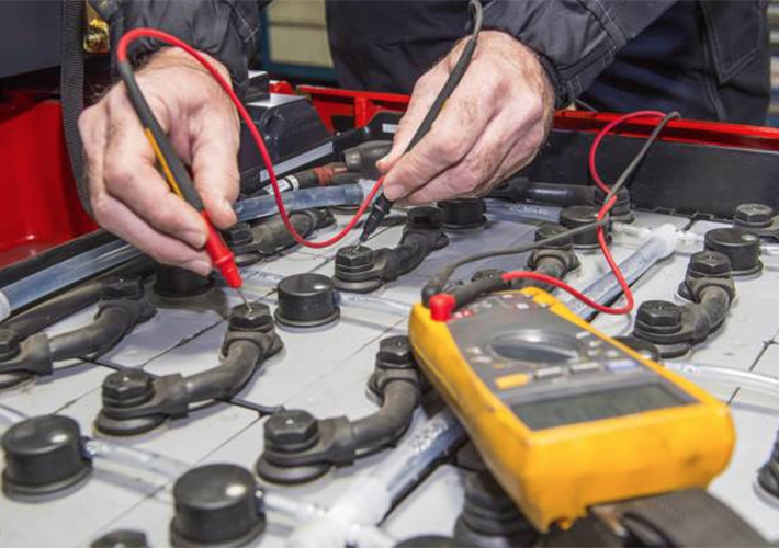 foto noticia CÓMO DISMINUIR LOS COSTES DE MANTENIMIENTO DE TUS BATERÍAS DE PLOMO-ÁCIDO.