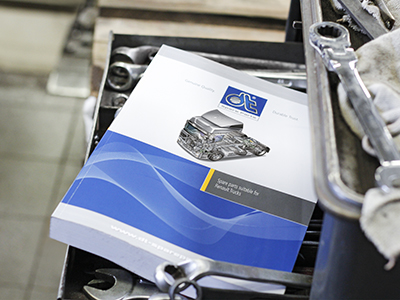 Foto Nuevos recambios de marca adecuados para camiones Renault. DT Spare Parts amplía su gama de recambios para camiones con su nuevo catálogo de productos.