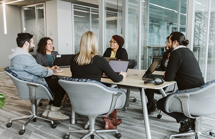 foto noticia Rockwell Automation y Cognite se asocian para desarrollar un hub de datos industriales unificado edge to cloud para el sector de fabricación.