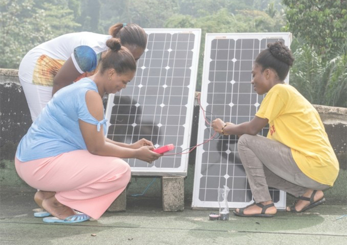 foto noticia La Fundación Schneider Electric asistirá a la Conferencia de las Naciones Unidas sobre el Cambio Climático COP27, que se celebrará en Egipto del 6 al 18 de noviembre, junto con las ONG asociadas, para destacar la importancia de apoyar a los jóvenes y sus proyectos para un futuro mejor.