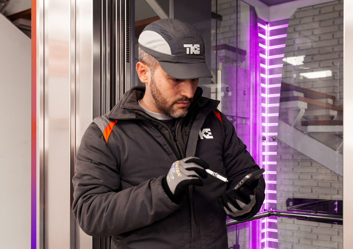 foto TK Elevator lanza su nuevo ascensor EOX Rebuild para impulsar la modernización y la accesibilidad del parque de ascensores en España.