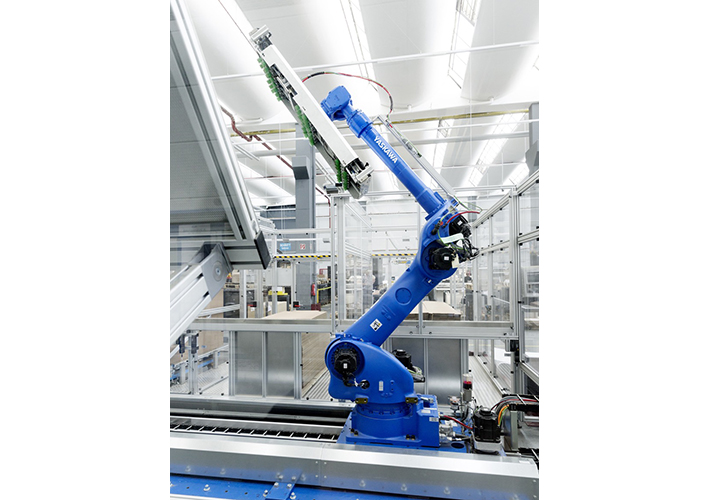 Foto Los robots de Yaskawa recuperan energía a través del frenado regenerativo.