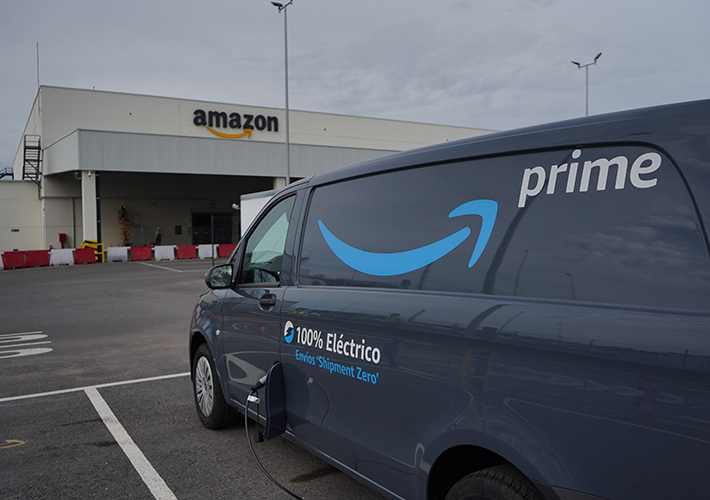 foto noticia Amazon presenta una nueva flota de vehículos eléctricos en España para realizar entregas de forma sostenible.