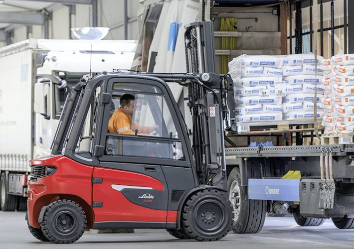 Foto Las nuevas carretillas eléctricas de Linde Material Handling.