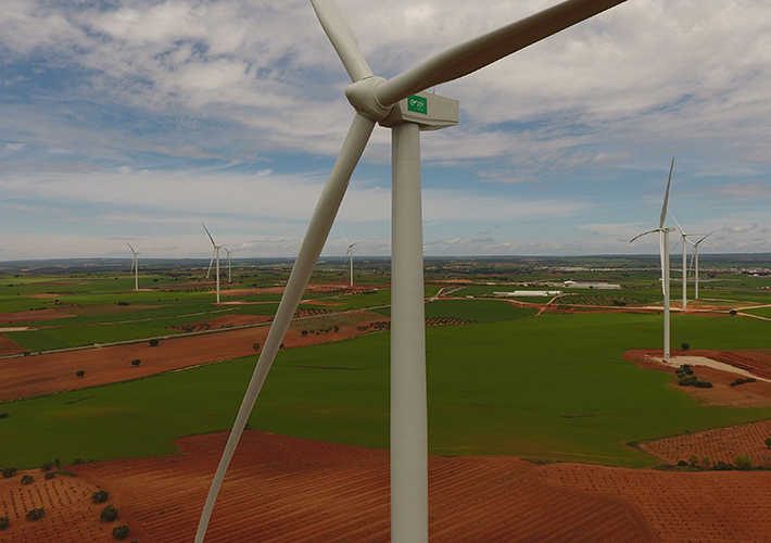 foto noticia ENDESA CONECTA A LA RED ELÉCTRICA UN PARQUE EÓLICO DE 51 MW EN CUENCA