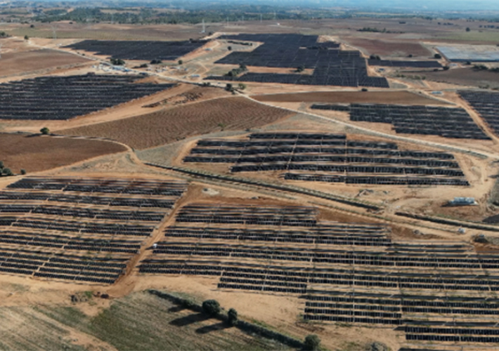 Foto Endesa pone en servicio sus primeras plantas solares en Castilla la Mancha acompañadas de iniciativas pioneras con la comunidad local.