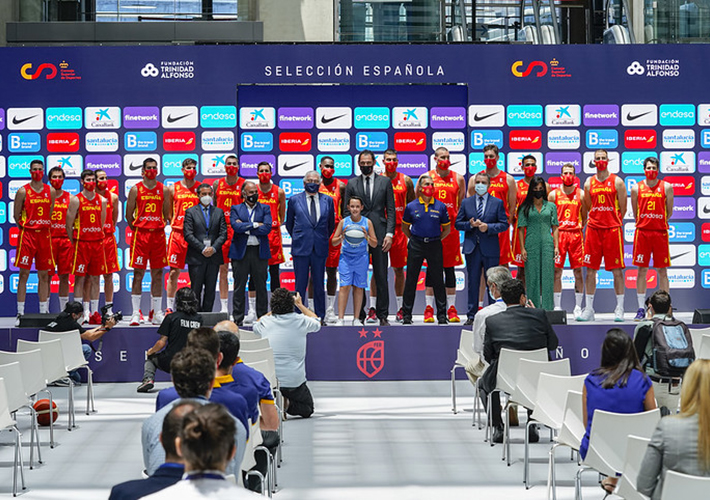 Foto ESPECTACULAR PRESENTACIÓN DE LA SELECCIÓN MASCULINA DE BALONCESTO.