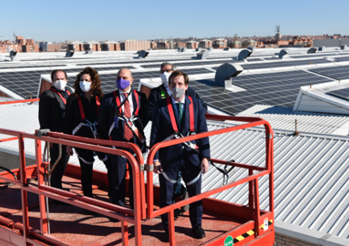 foto noticia EL ALCALDE DE MADRID INAUGURA LA PLANTA FOTOVOLTAICA MÁS GRANDE DE LA CIUDAD DESARROLLADA POR ENDESA X PARA STELLANTIS.