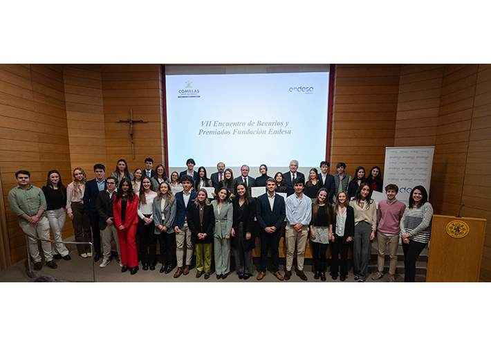 Foto La Fundación Endesa entrega sus Becas de Excelencia Académica 2023-24 a estudiantes de la Universidad Pontificia Comillas.