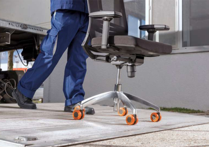 foto La servotecnología de Yaskawa permite a un fabricante líder de ruedas para muebles aumentar su productividad un 39%