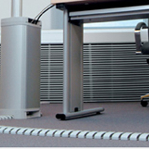 foto Salvacables en PVC Hager